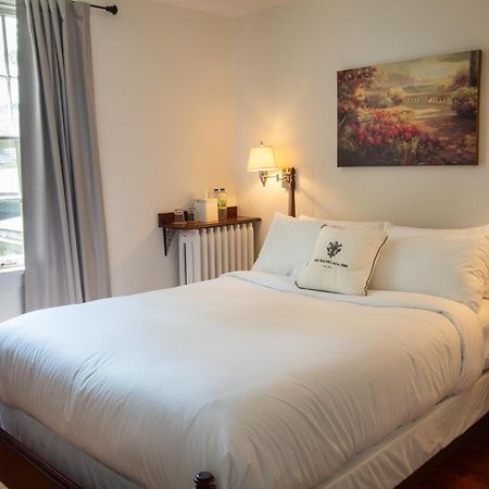 Hochelaga Inn คิงสตัน ภายนอก รูปภาพ