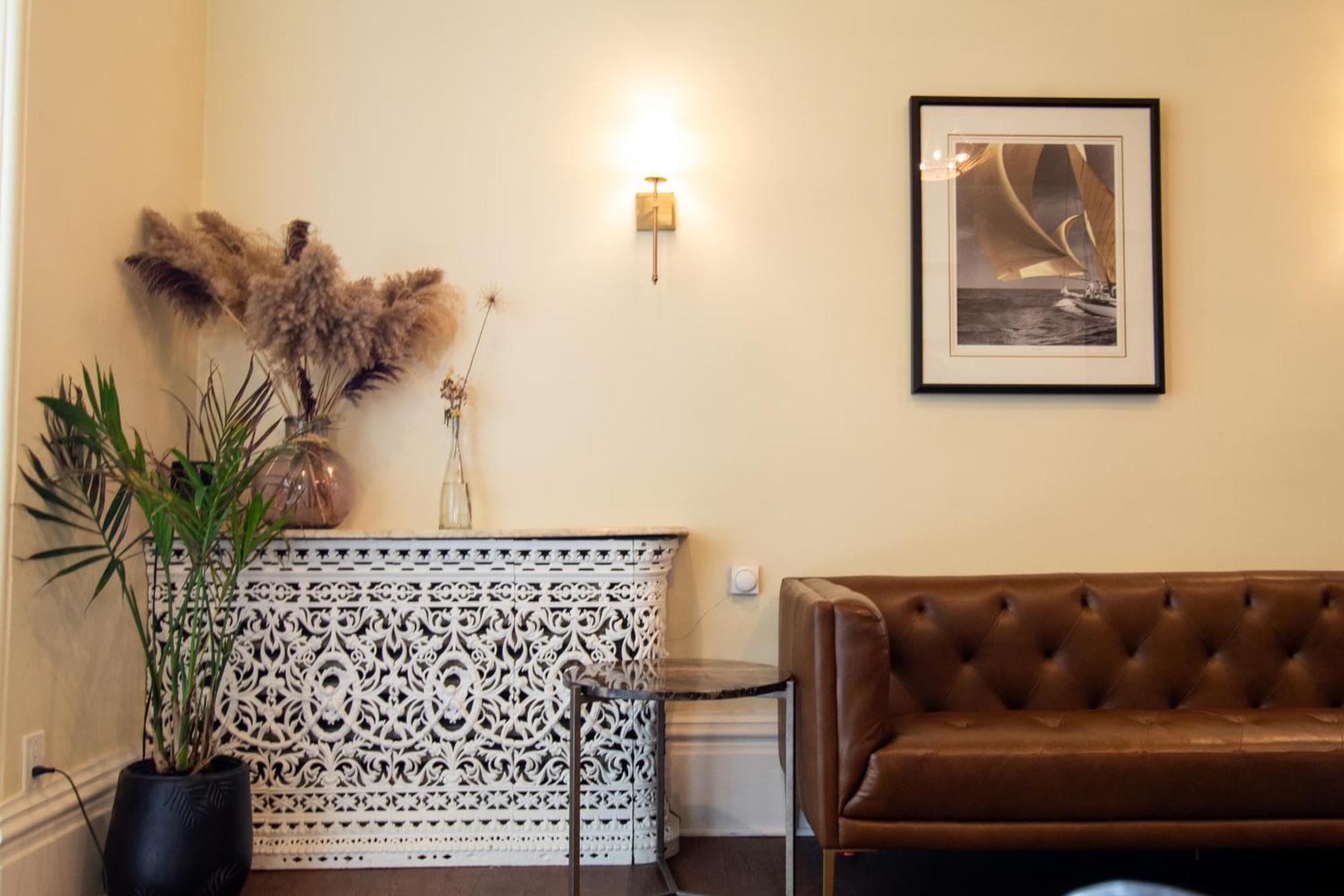 Hochelaga Inn คิงสตัน ภายนอก รูปภาพ